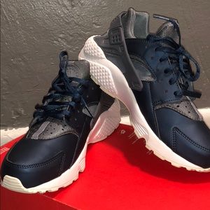 Women’s Nike Air Huarache Run Sneakers